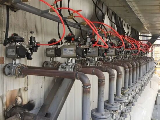 Mesin Pengisian Multi-Kepala Kontrol PLC dengan Pembersihan Otomatis untuk E-Liquid dan Minyak Esensial