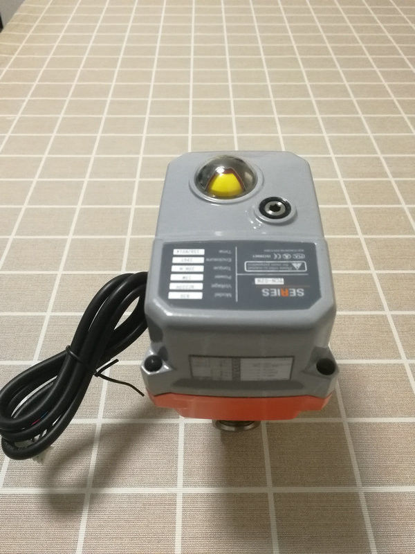 3 Posisi Pneumatic Actuator dengan fungsi perempat putaran menawarkan torsi kisaran 10-500 Nm dan perawatan permukaan anodisasi